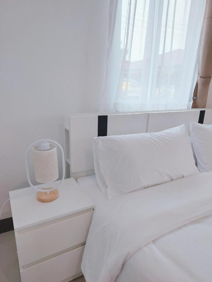 Happy Space วิลล่าทั้งหลัง 2นอน 2น้ำ ฟรี Wifi จอดรถ Накхонпханом Экстерьер фото